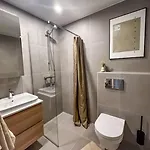 Lumignon Centre With Free Parking Spot Appartement