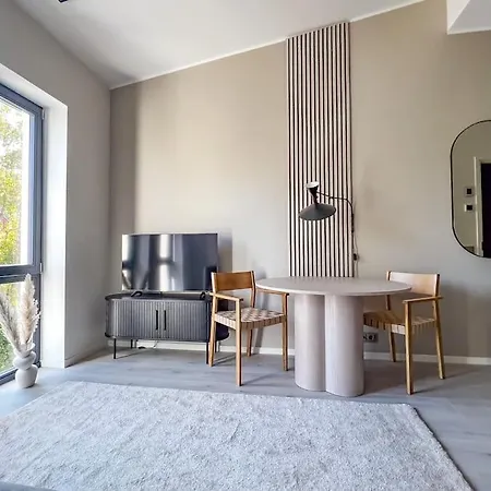 Lumignon Centre With Free Parking Spot *