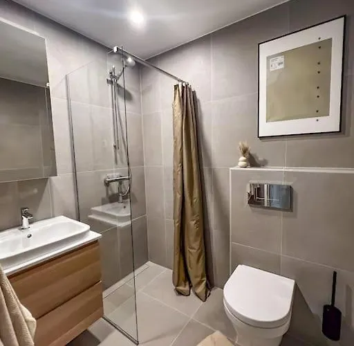 Lumignon Centre With Free Parking Spot Apartman